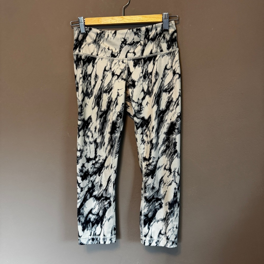 Lululemon Wunder Under Crop Leggings Black White Marble Print Size 4